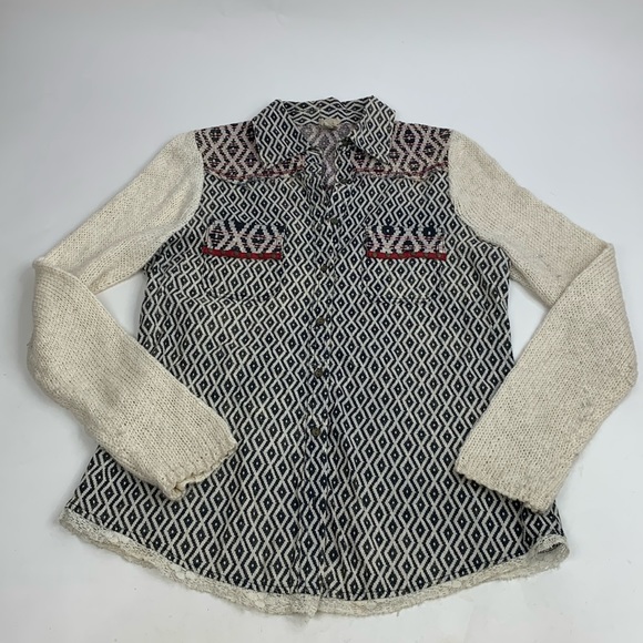 Gimmicks by Buckle Button down top sweater sleeves Size Medium Creme Black - Picture 1 of 13